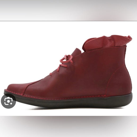 Loints of Holland Rosa lipstick red ankle bootie - Picture 4 of 15